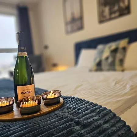 Urban Premium Baildona 18a, Free Garage, Self Check-in Lägenhet